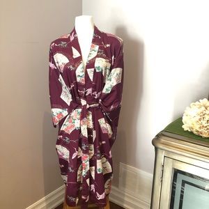 ichiban burgundy kimono robe w/floral design & belt made in Japan 100% cotton